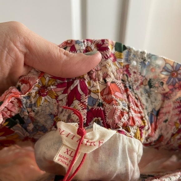 Solitaire Tropical Floral Print Eyelet Short - XL - Picture 8 of 8